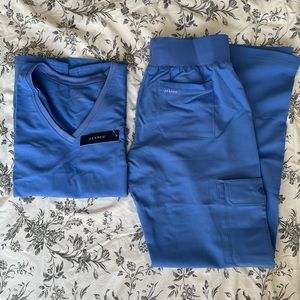 JAANUU Scrub Set in Ceil Blue